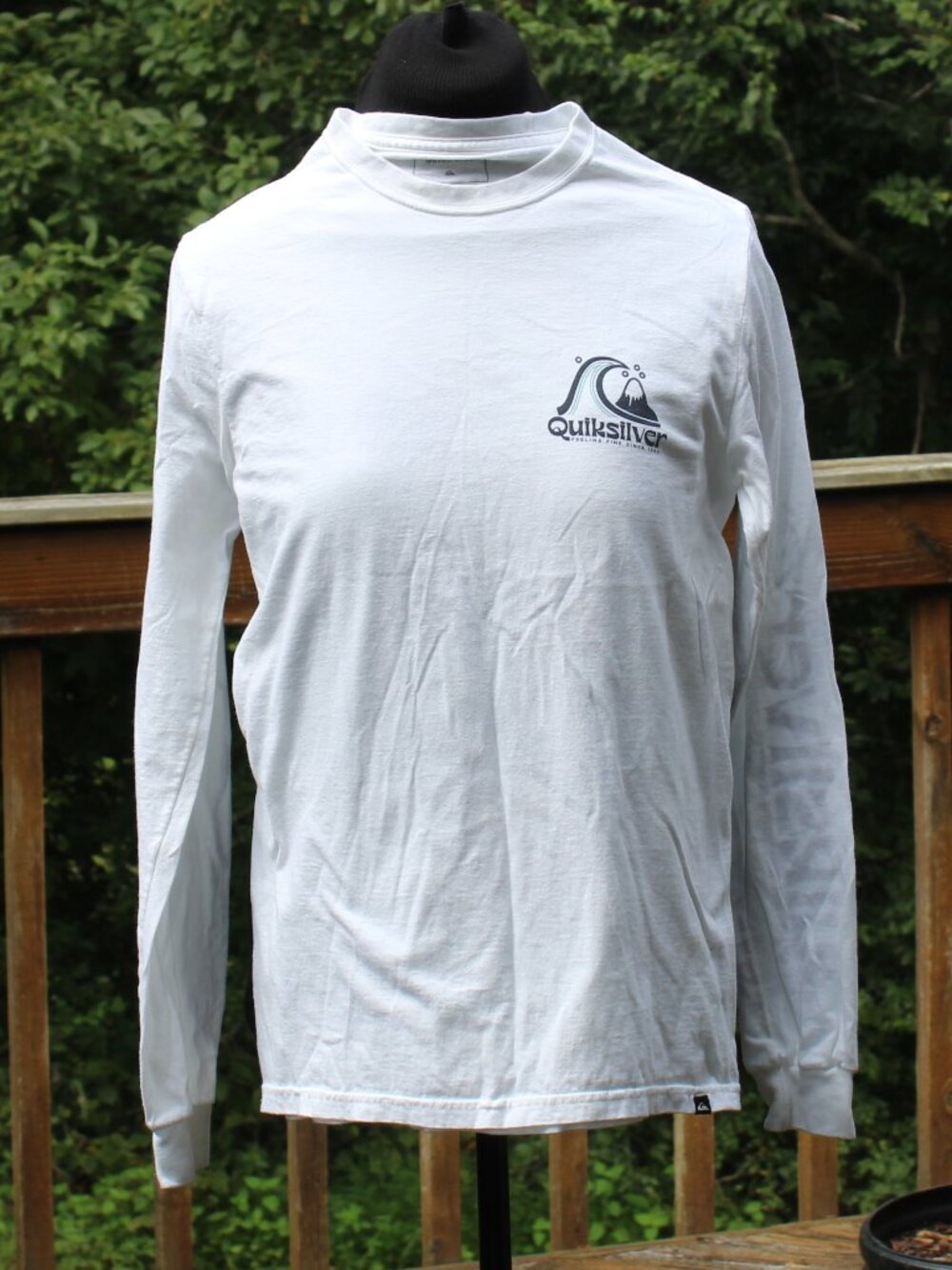 Quiksilver "Feeling Fine Since 1969" Crew Neck Long Sleeve Tee Hip Design Sz Sm